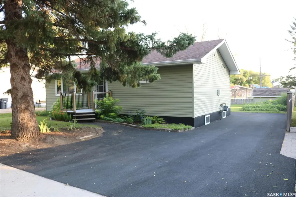 509 Mark Avenue Moosomin SK S0G 3N0