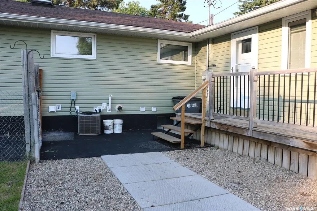 509 Mark Avenue Moosomin SK S0G 3N0