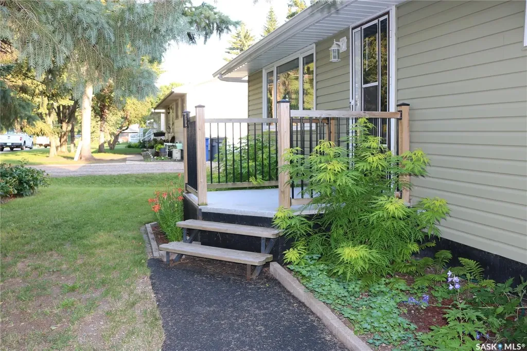 509 Mark Avenue Moosomin SK S0G 3N0