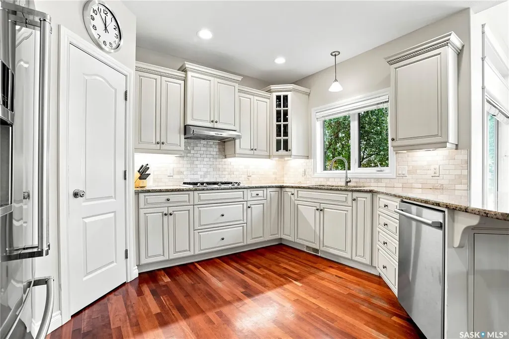 718 Brookhurst Lane Saskatoon SK S7V 1G1