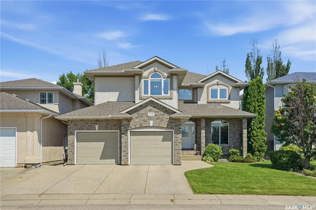 718 Brookhurst Lane Saskatoon SK S7V 1G1