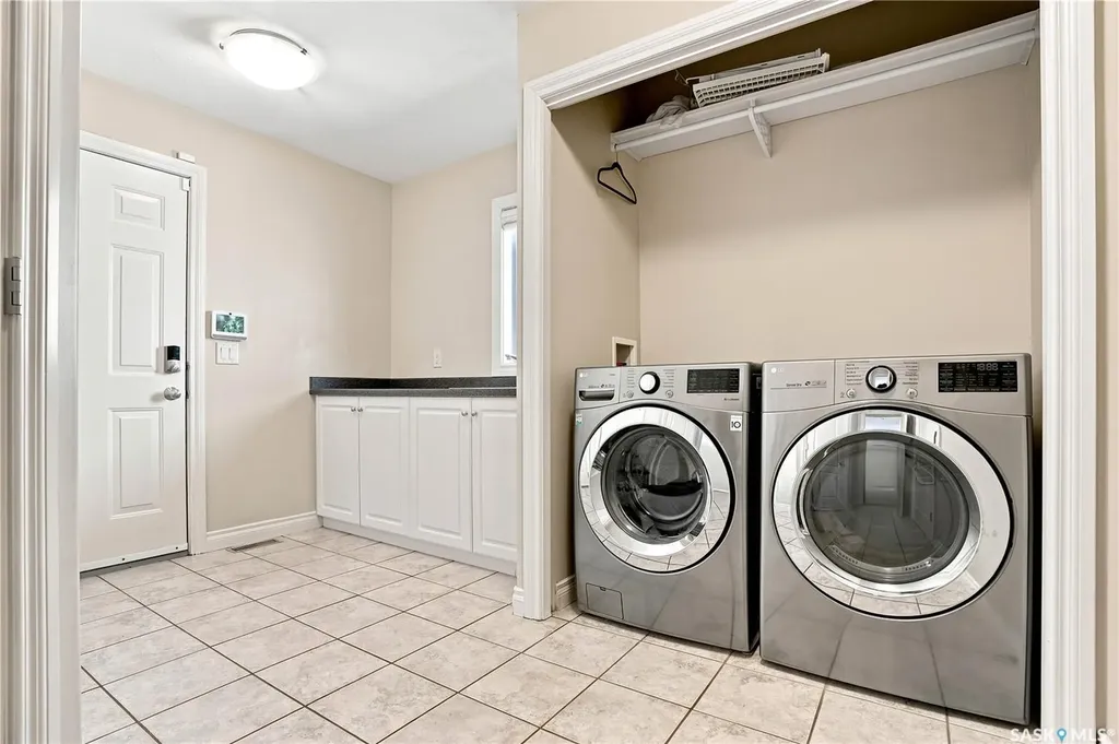 718 Brookhurst Lane Saskatoon SK S7V 1G1