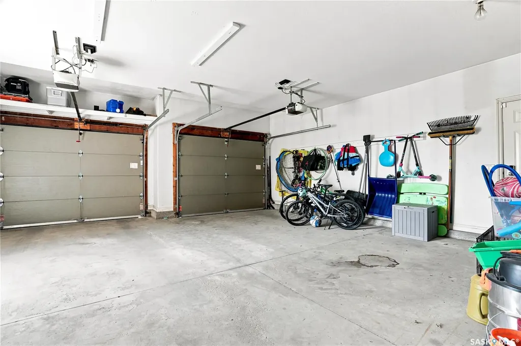 718 Brookhurst Lane Saskatoon SK S7V 1G1