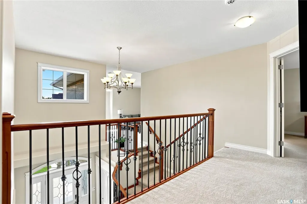 718 Brookhurst Lane Saskatoon SK S7V 1G1