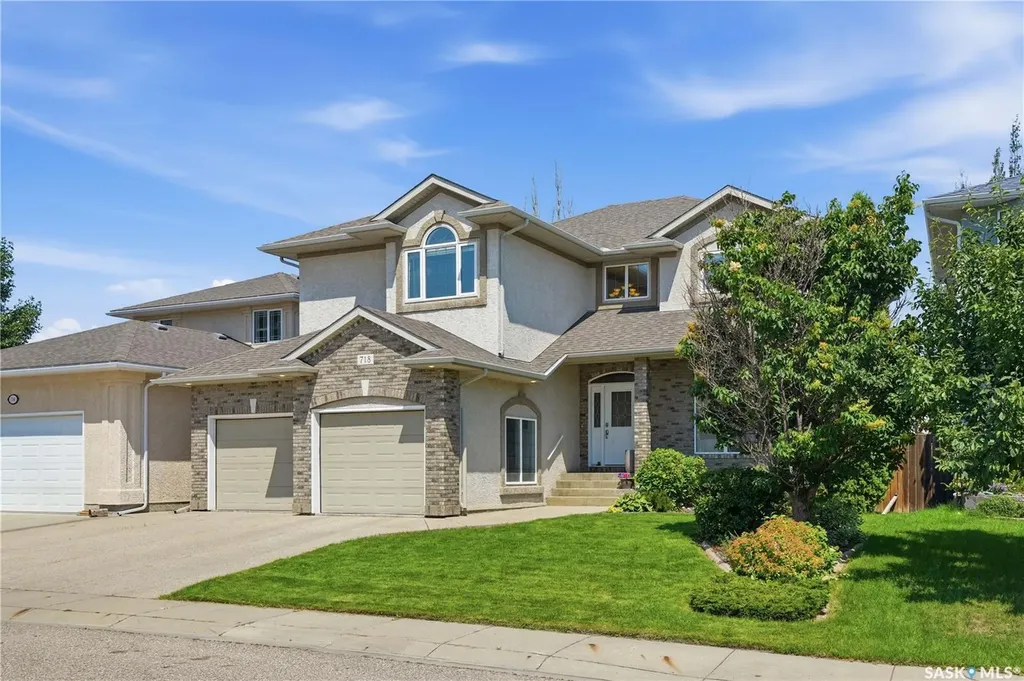 718 Brookhurst Lane Saskatoon SK S7V 1G1