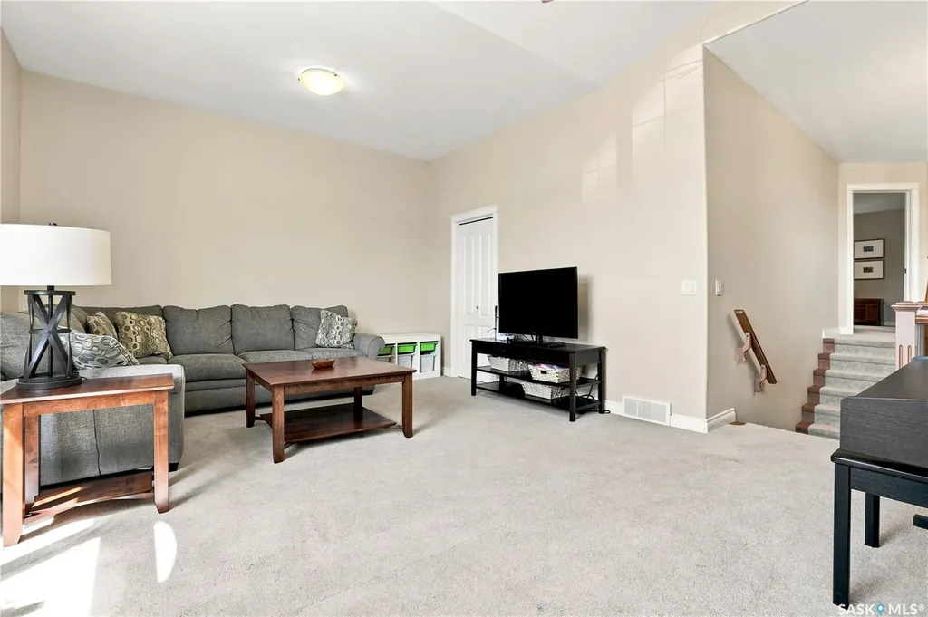 718 Brookhurst Lane Saskatoon SK S7V 1G1