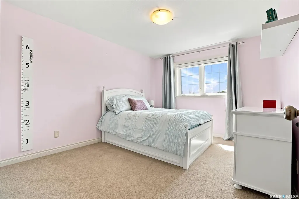 718 Brookhurst Lane Saskatoon SK S7V 1G1