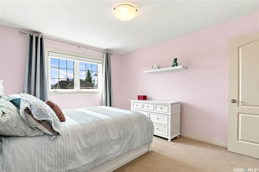 718 Brookhurst Lane Saskatoon SK S7V 1G1