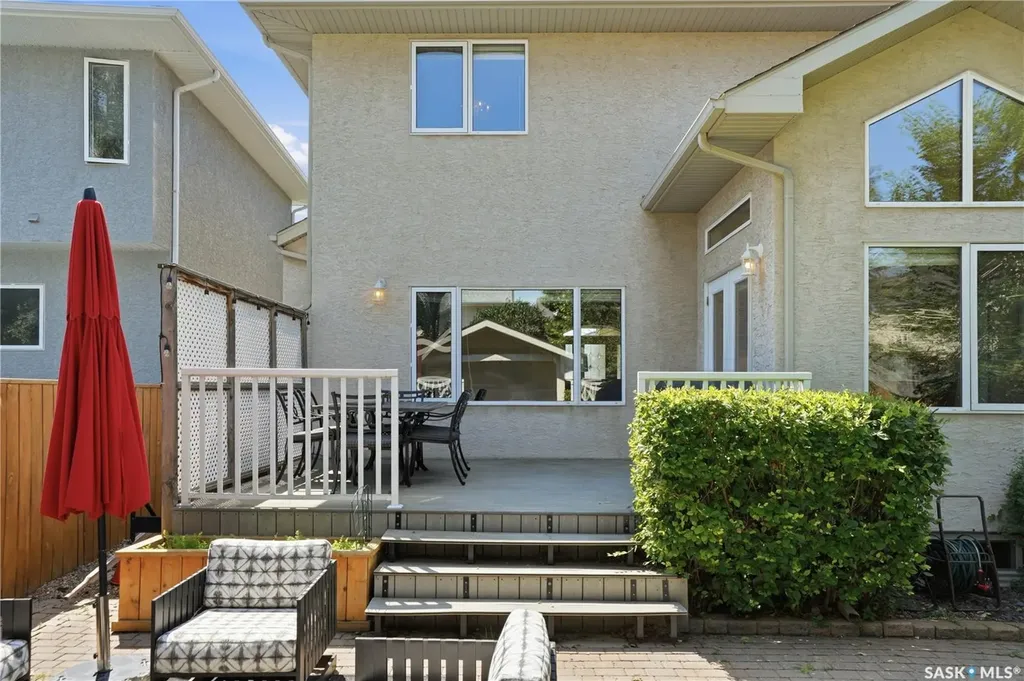718 Brookhurst Lane Saskatoon SK S7V 1G1