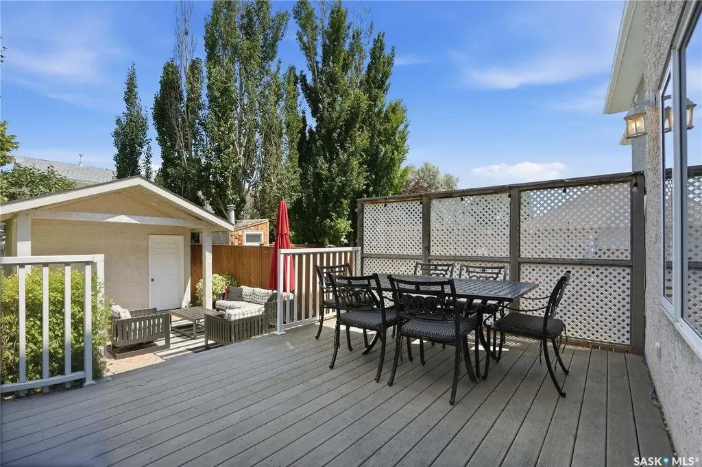 718 Brookhurst Lane Saskatoon SK S7V 1G1