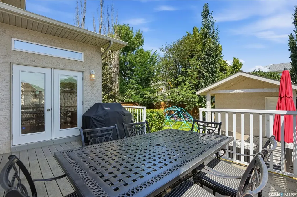 718 Brookhurst Lane Saskatoon SK S7V 1G1