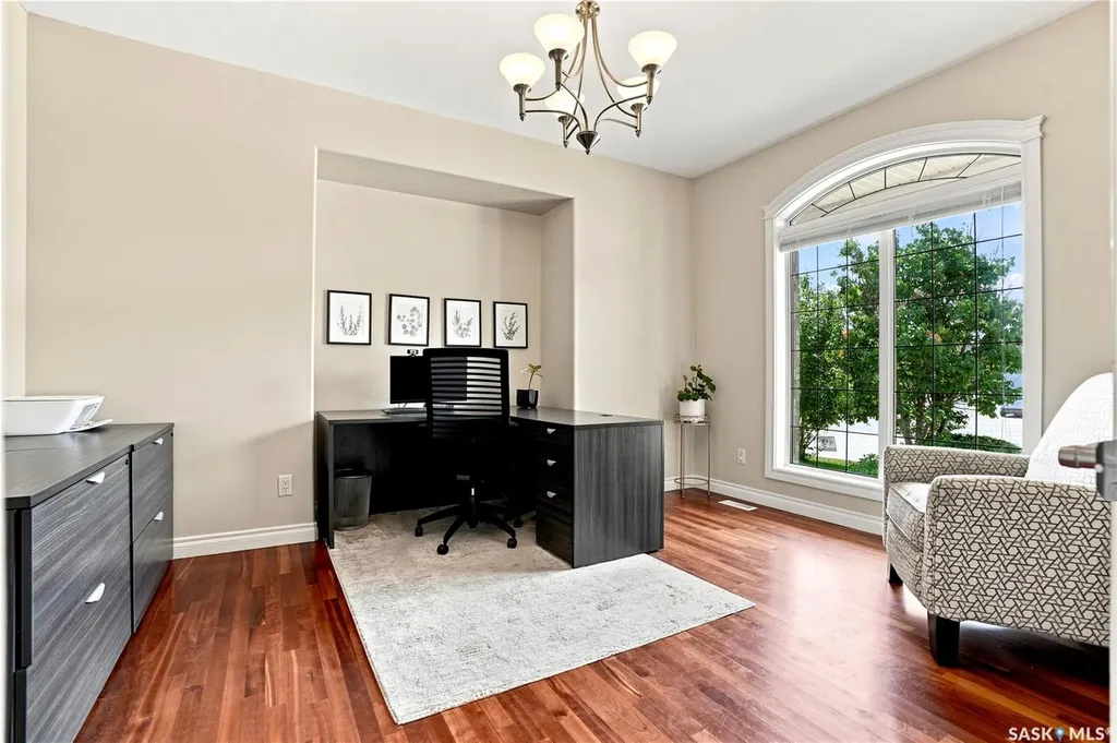 718 Brookhurst Lane Saskatoon SK S7V 1G1