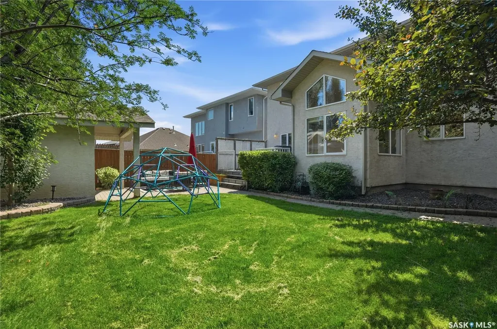 718 Brookhurst Lane Saskatoon SK S7V 1G1