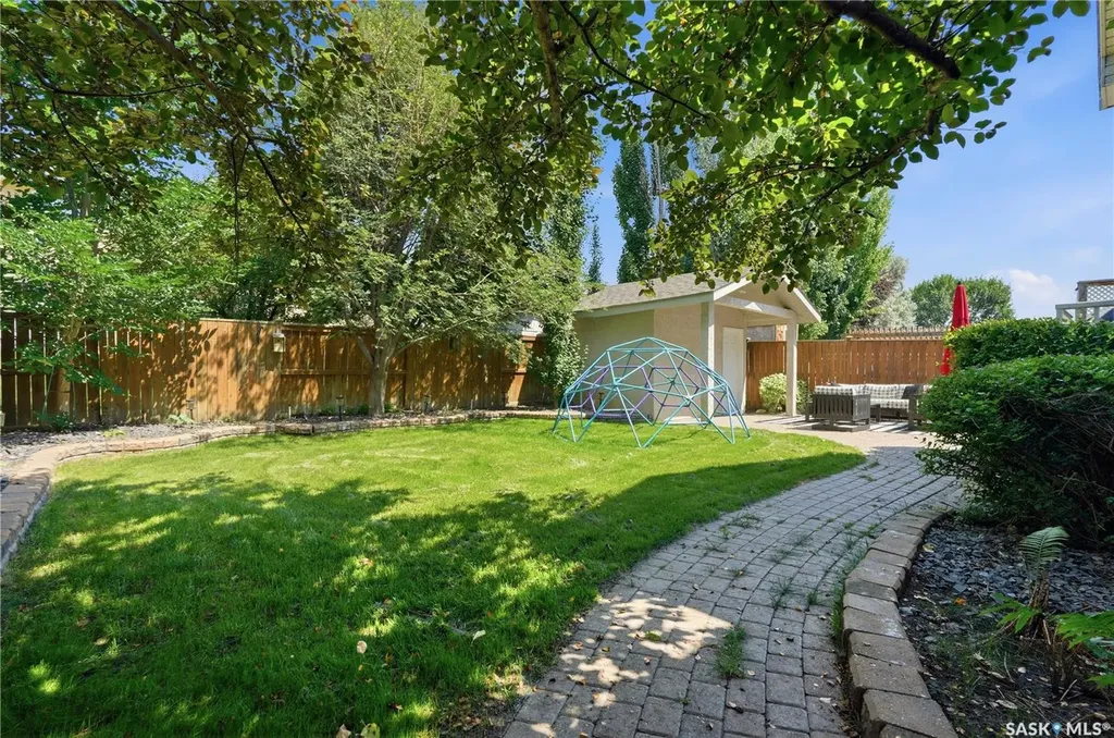 718 Brookhurst Lane Saskatoon SK S7V 1G1