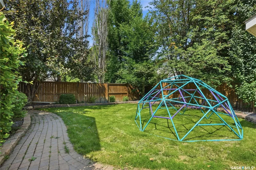 718 Brookhurst Lane Saskatoon SK S7V 1G1