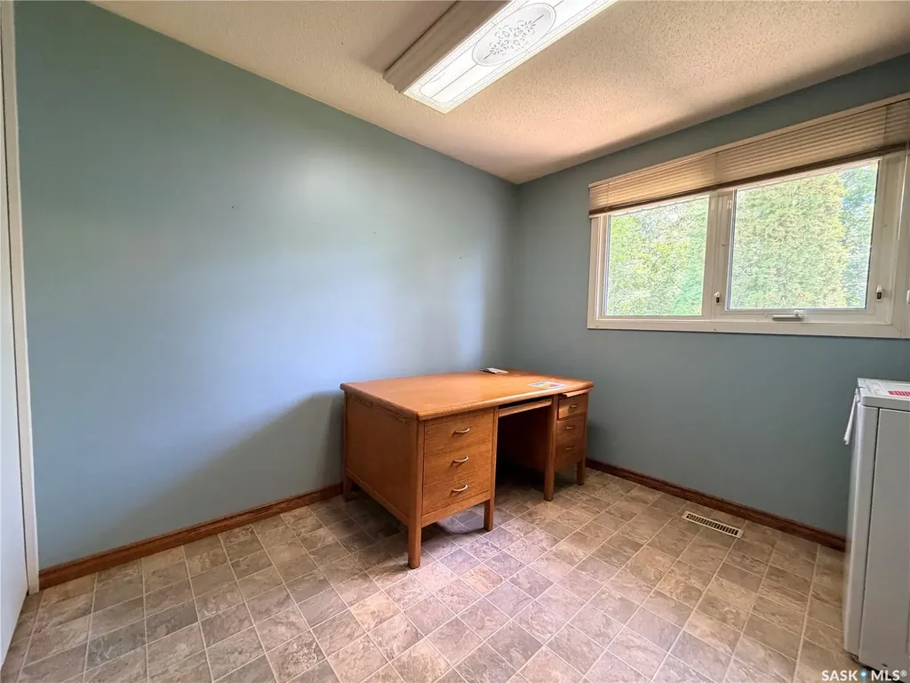 2221 Bedford Avenue E Regina SK S4N 0H1