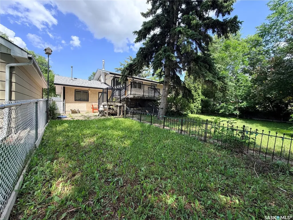 2221 Bedford Avenue E Regina SK S4N 0H1
