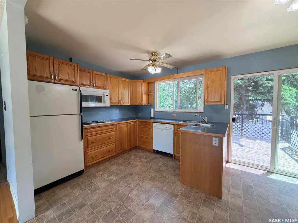 2221 Bedford Avenue E Regina SK S4N 0H1