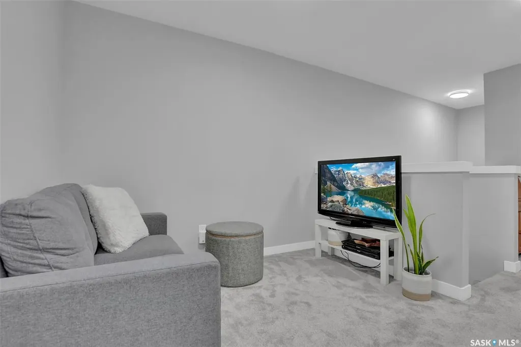 7945 Flax Avenue Regina SK S4Y 0E6