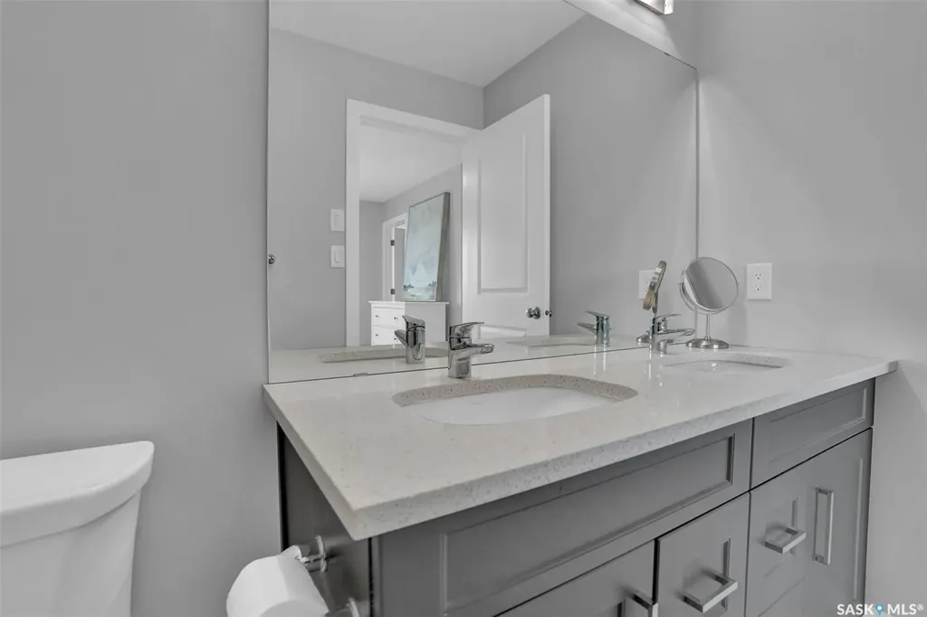 7945 Flax Avenue Regina SK S4Y 0E6
