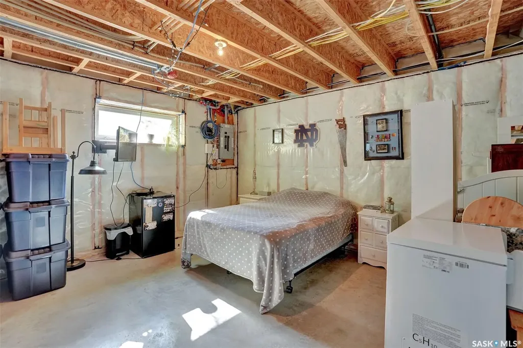 7945 Flax Avenue Regina SK S4Y 0E6