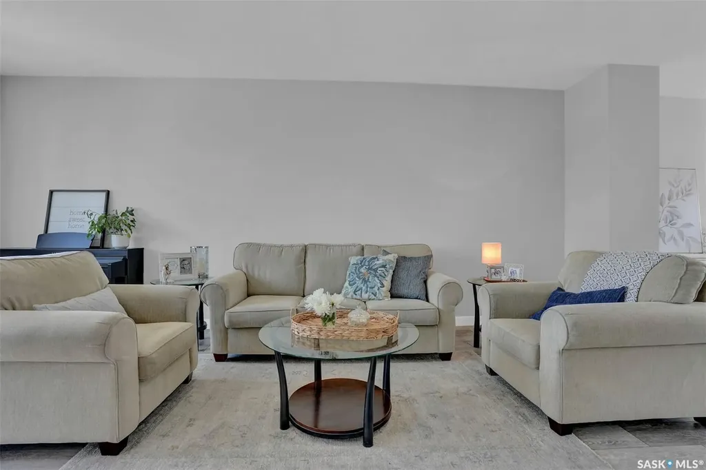 7945 Flax Avenue Regina SK S4Y 0E6