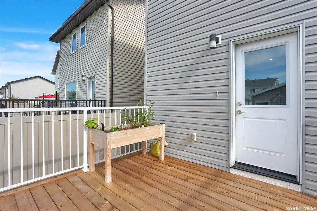 7945 Flax Avenue Regina SK S4Y 0E6