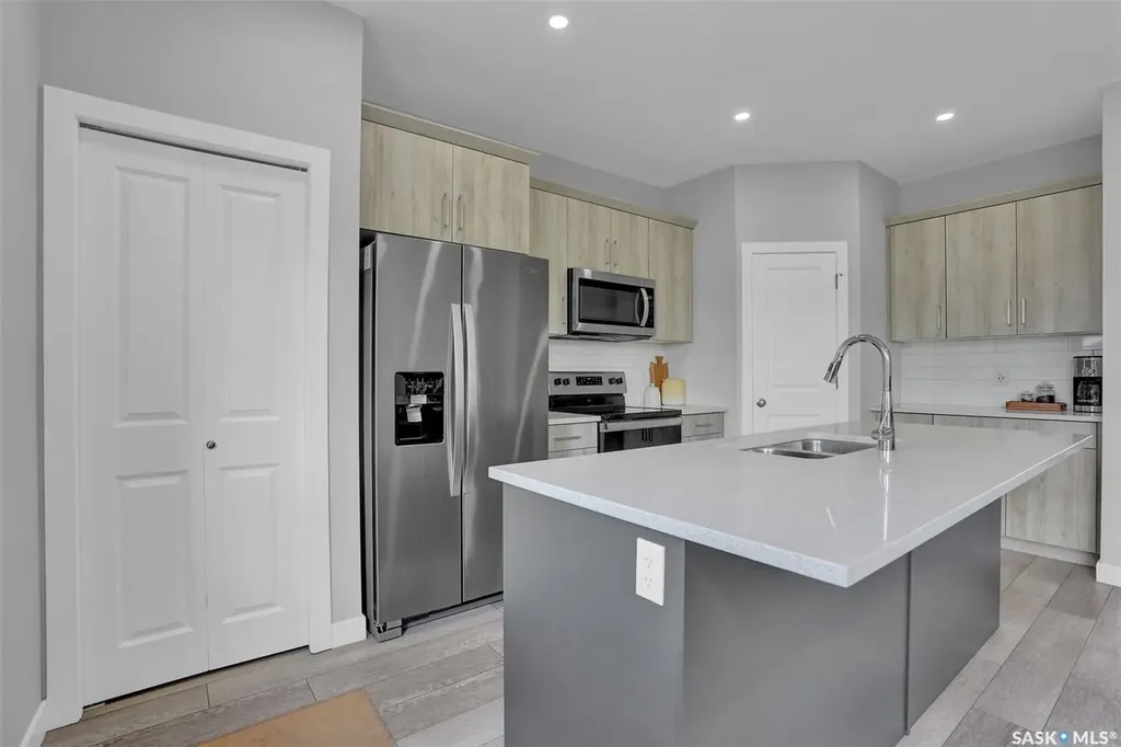 7945 Flax Avenue Regina SK S4Y 0E6