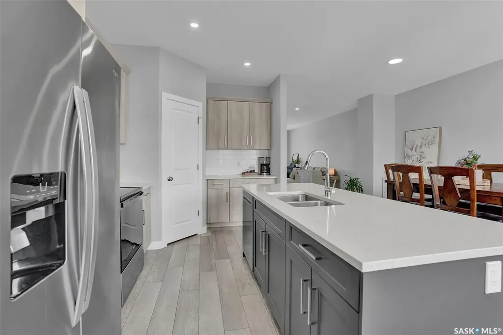 7945 Flax Avenue Regina SK S4Y 0E6