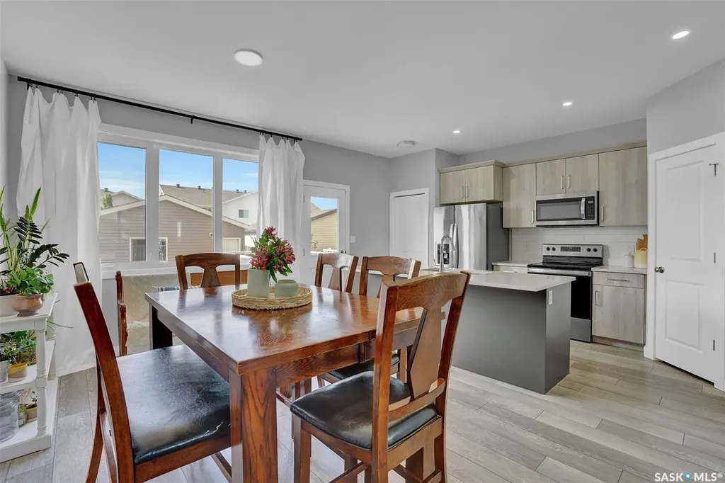 7945 Flax Avenue Regina SK S4Y 0E6