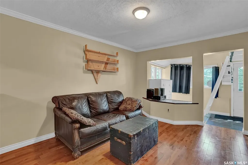 1220 Queen Street Regina SK S4T 4B4