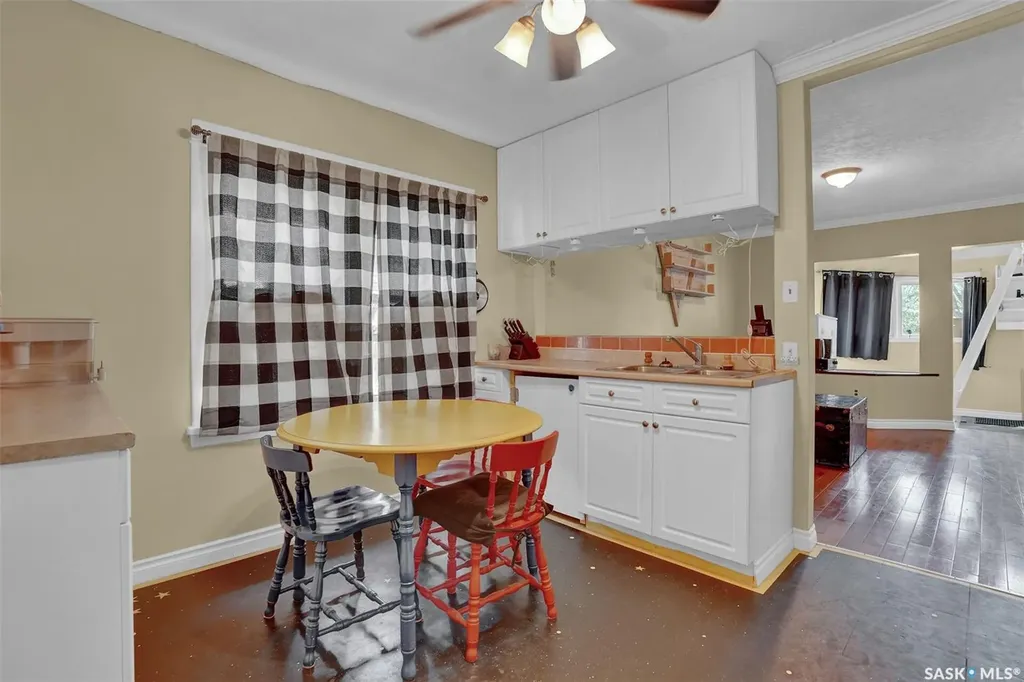 1220 Queen Street Regina SK S4T 4B4