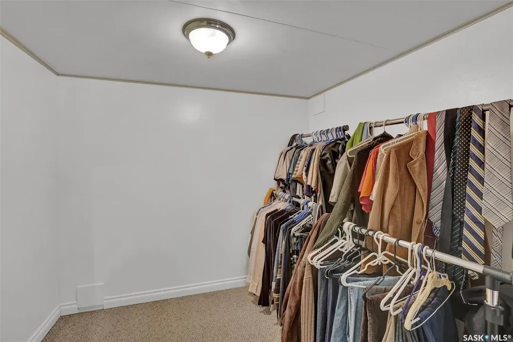 1220 Queen Street Regina SK S4T 4B4