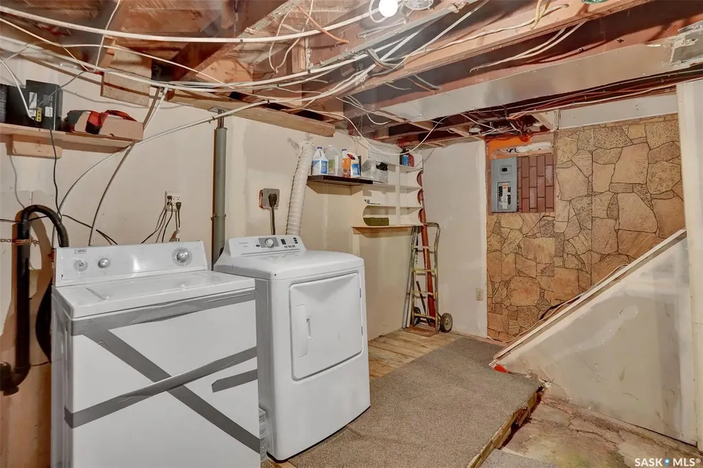 1220 Queen Street Regina SK S4T 4B4