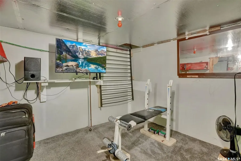 1220 Queen Street Regina SK S4T 4B4