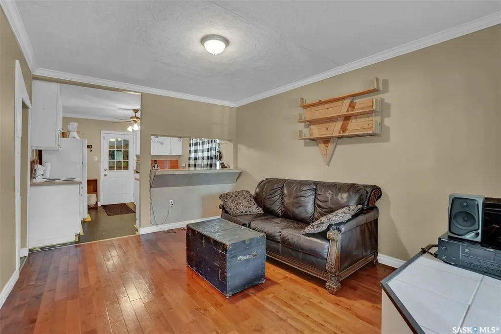 1220 Queen Street Regina SK S4T 4B4