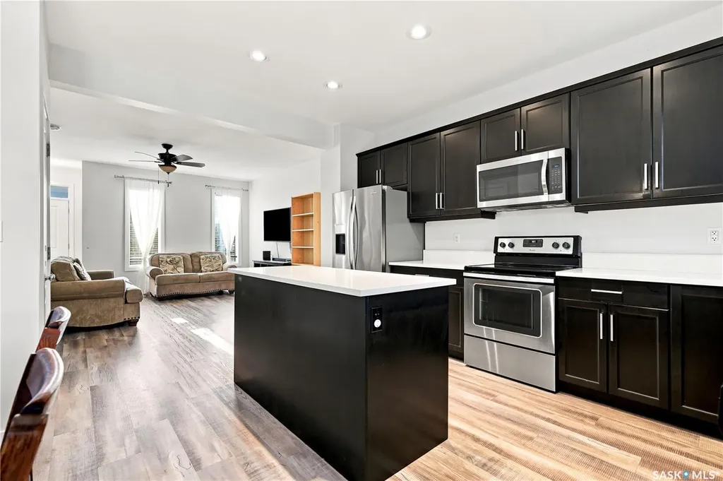 659 Secord Bend Saskatoon SK S7V 0M7