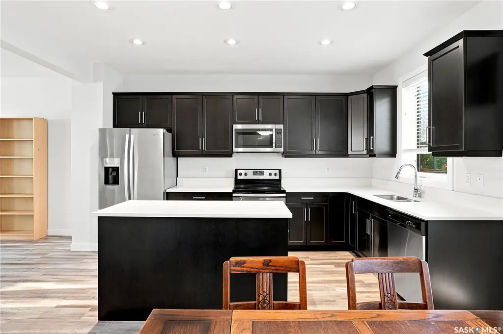 659 Secord Bend Saskatoon SK S7V 0M7