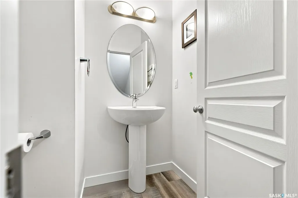659 Secord Bend Saskatoon SK S7V 0M7