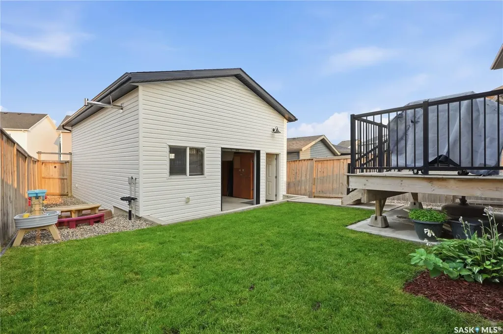 659 Secord Bend Saskatoon SK S7V 0M7