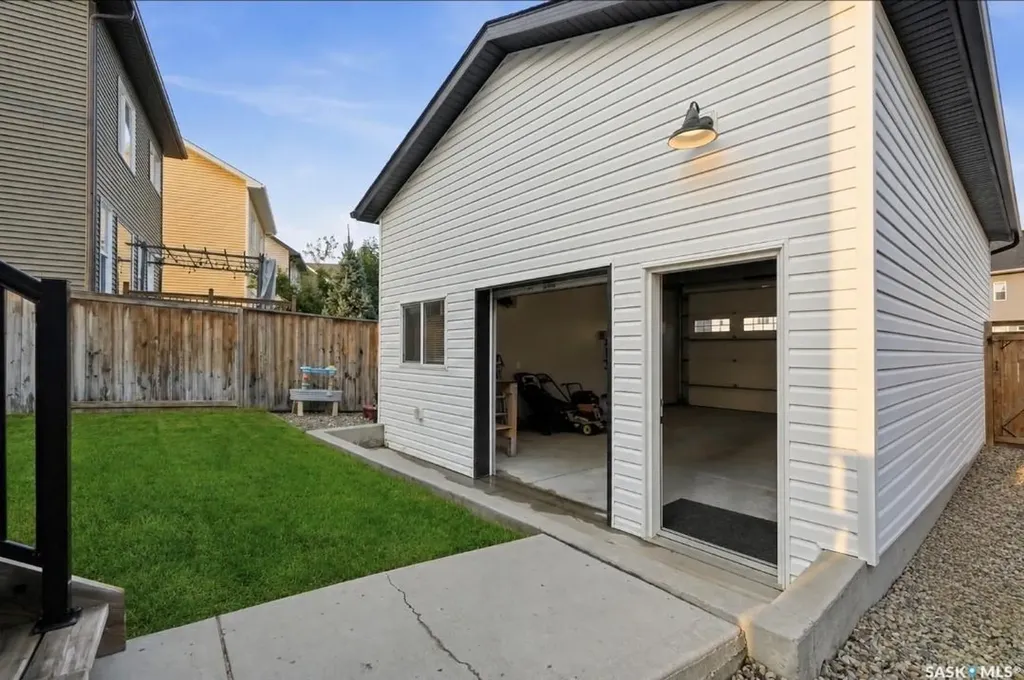 659 Secord Bend Saskatoon SK S7V 0M7