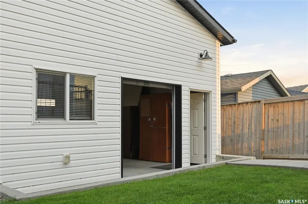 659 Secord Bend Saskatoon SK S7V 0M7