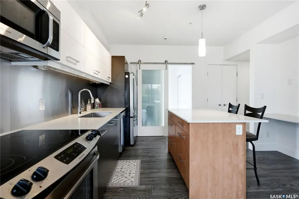 409 B Avenue S Saskatoon SK S7M 5M8