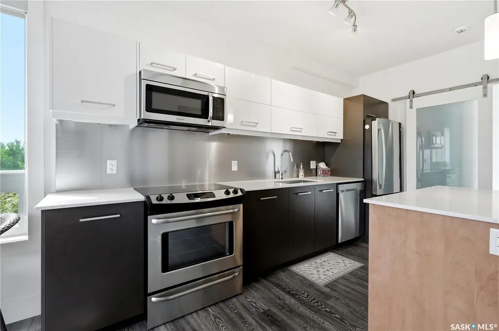 409 B Avenue S Saskatoon SK S7M 5M8