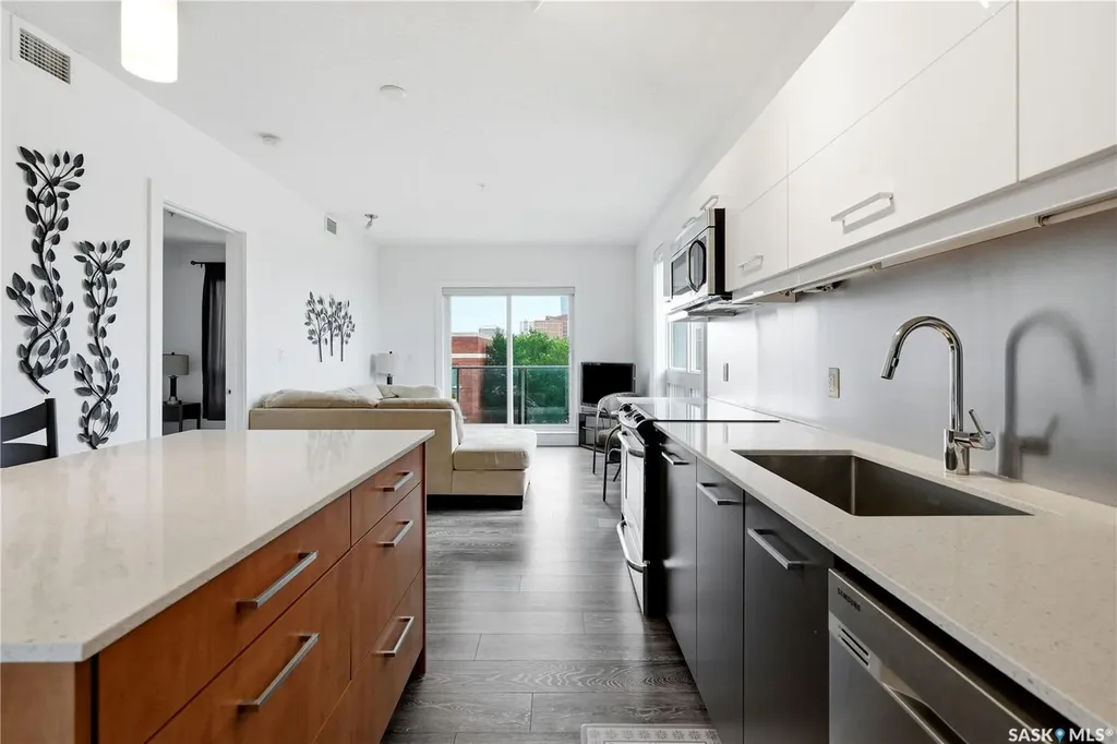 409 B Avenue S Saskatoon SK S7M 5M8