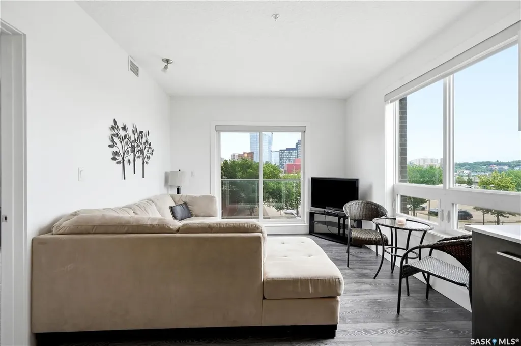 409 B Avenue S Saskatoon SK S7M 5M8
