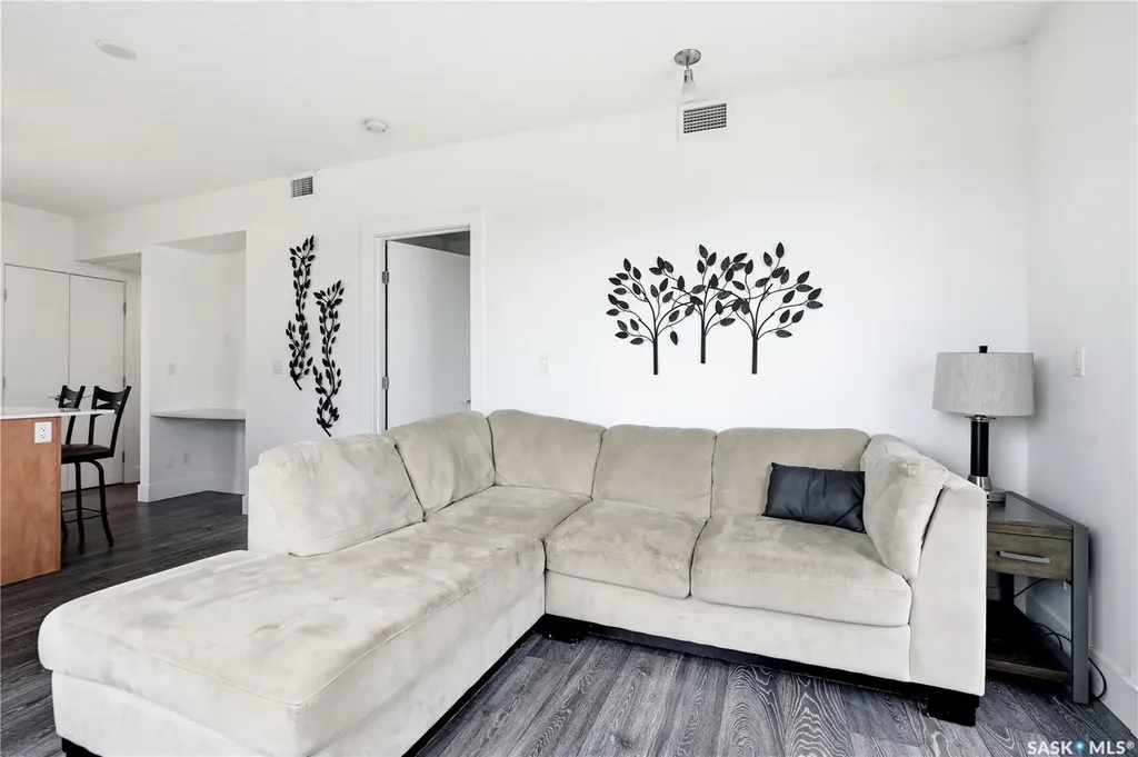409 B Avenue S Saskatoon SK S7M 5M8