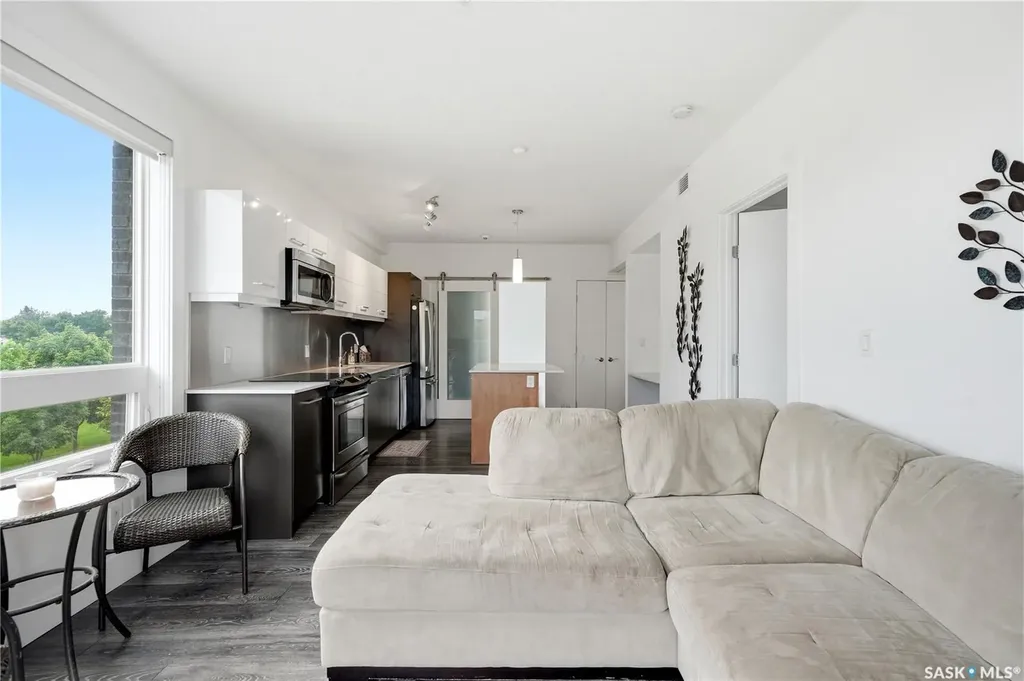 409 B Avenue S Saskatoon SK S7M 5M8
