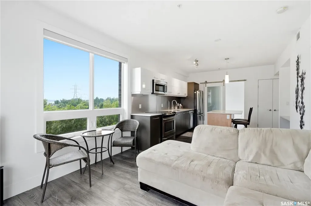409 B Avenue S Saskatoon SK S7M 5M8
