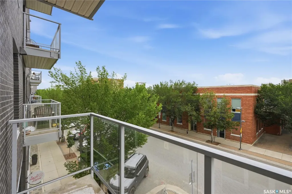 409 B Avenue S Saskatoon SK S7M 5M8